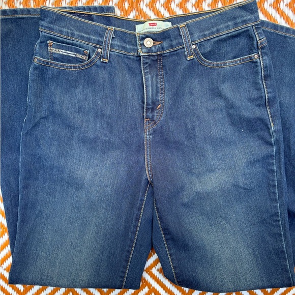 Levi’s Perfectly Slimming Embellished Jeans - Picture 2 of 7